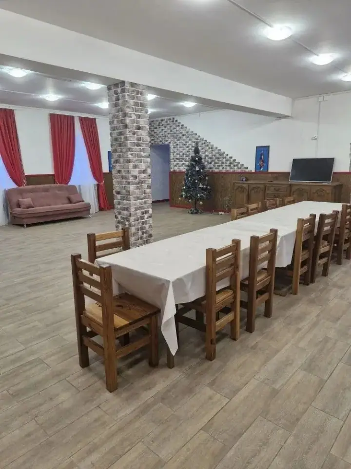 Банкетный зал Красный Карп — столы и пространство